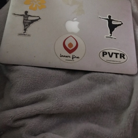 MacBook Air laptop 13 inch screen A1369 - Picture 2 of 8